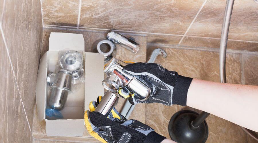 Professional gutter cleaning in Kaktovik, AK